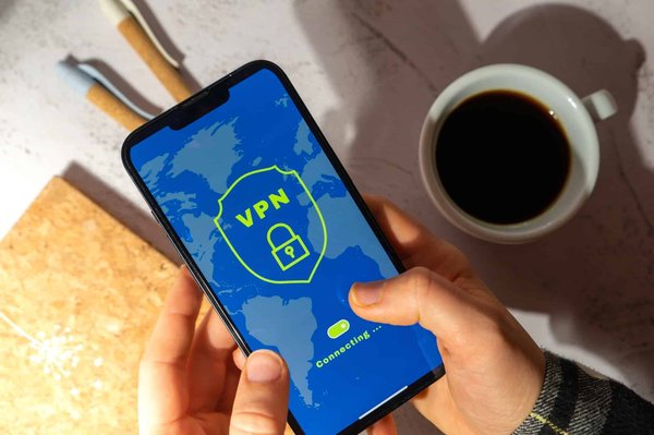 Protégez votre vie privée en ligne avec un vpn Suisse sans frontières