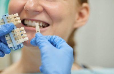 Comment obtenir une consultation pour un implant dentaire à la Clinique Poirier ?